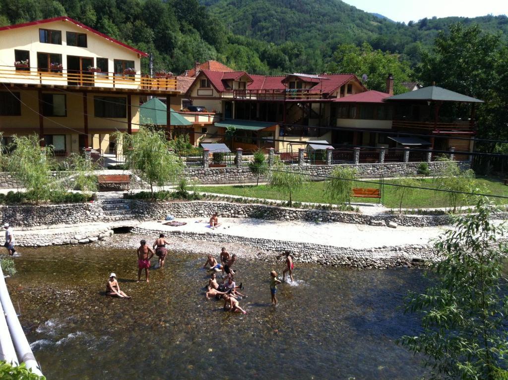 Pension Cuibul Viselor Baile Herculane Ngoại thất bức ảnh